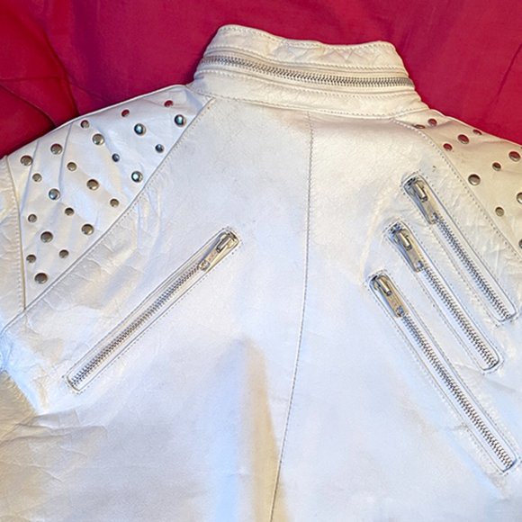 Vintage 1980s white leather jacket with 21 zippers! Sleeves zip off - Picture 3 of 9